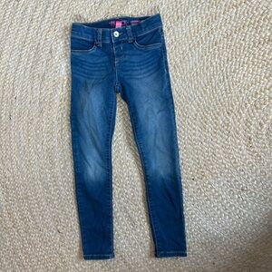 The children’s Place denim blue jeans pants 6 straight skinny girls